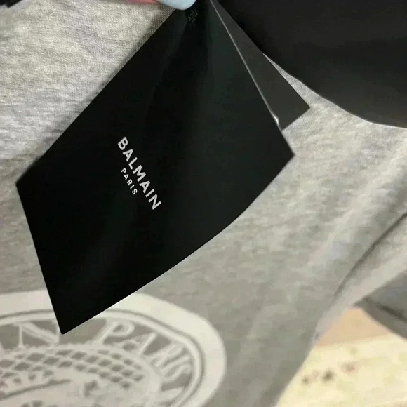 NWT Balmain Men’s Coin Flock Raised Logo Short Sleeve Tee Gray White XS - Picture 7 of 7